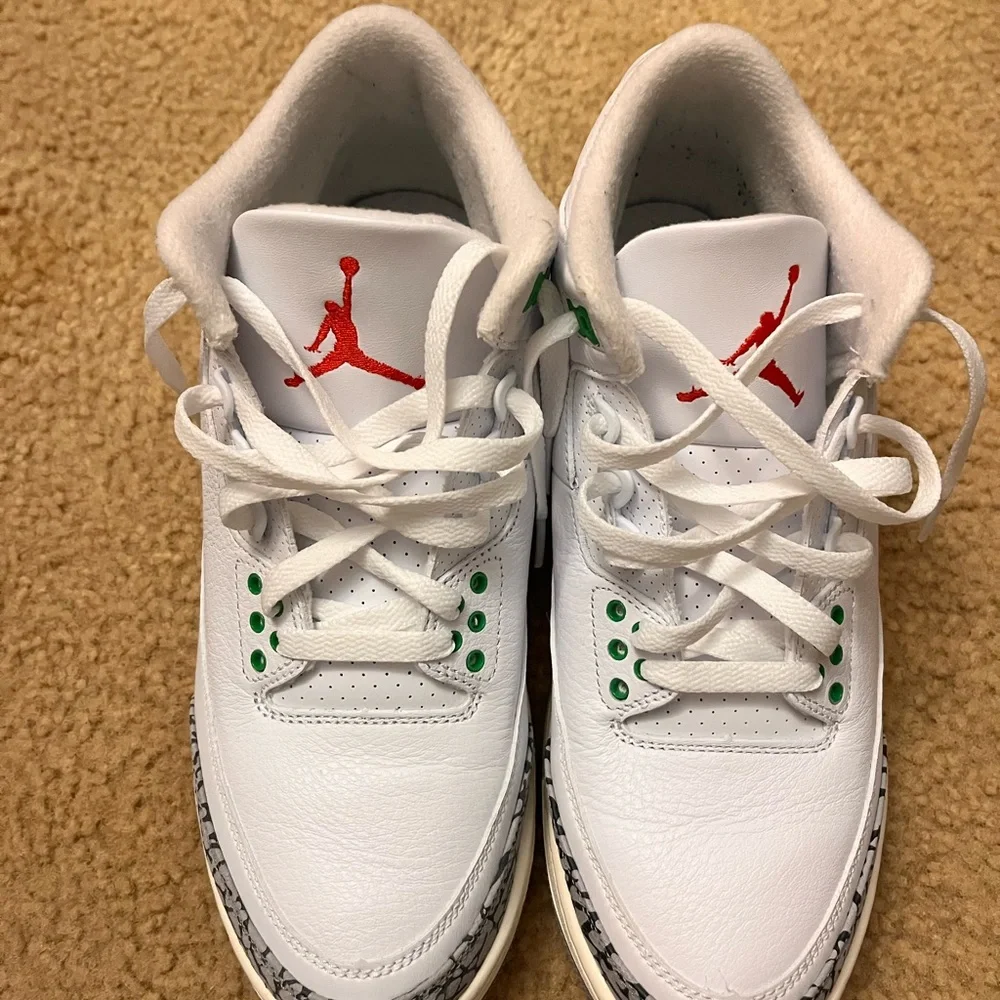 Women's Air Jordan 3 Retro "Lucky Green - Picture 8 of 9